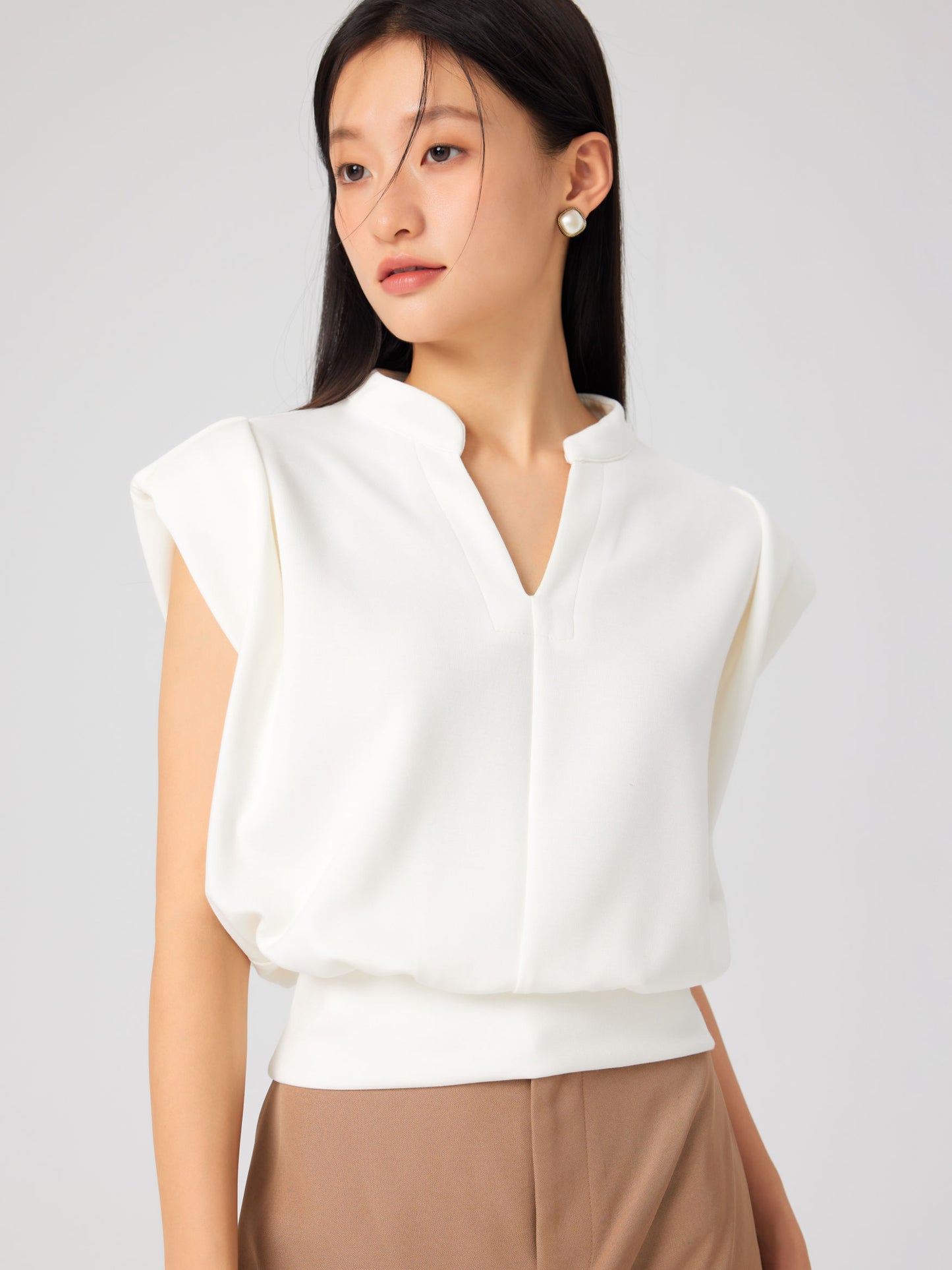 SOFTLYZERO™ NO SWEAT V-NECK PLEATED TUCK TOP