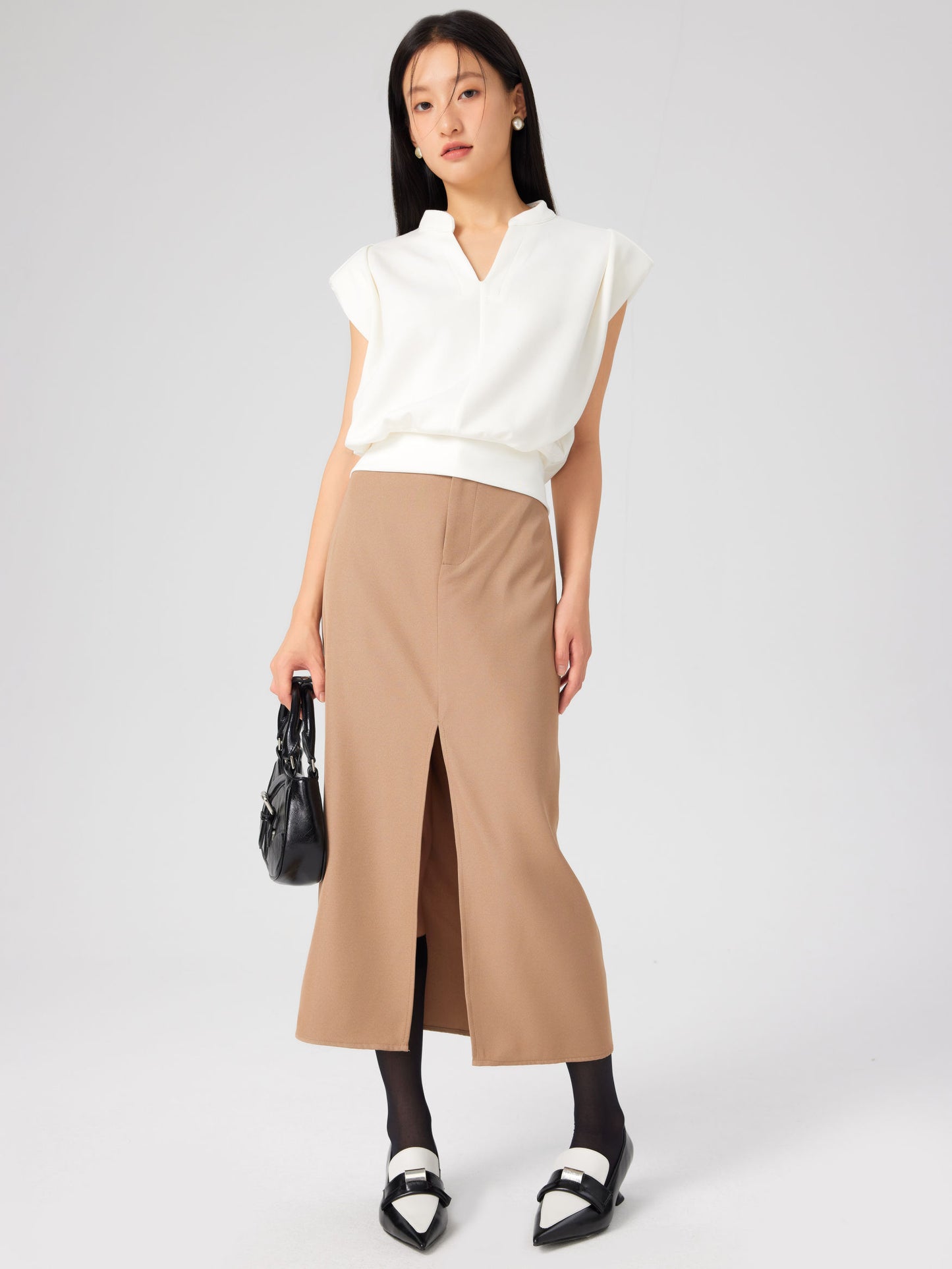 SOFTLYZERO™ NO SWEAT V-NECK PLEATED TUCK TOP
