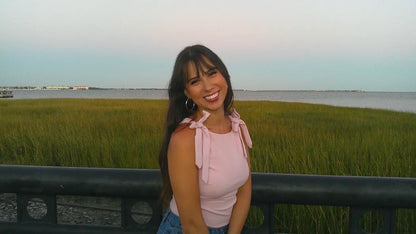 BOW IT ALL™ SCOOP NECK TOP